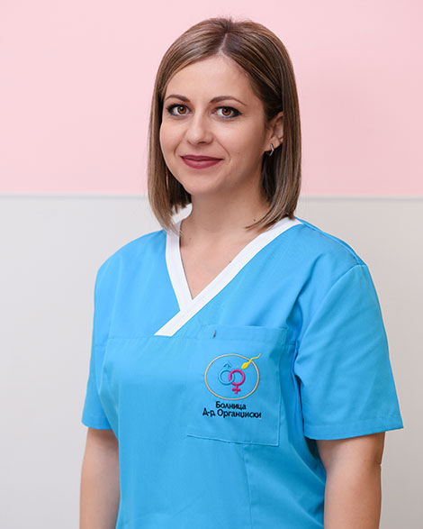 Сања Николова 